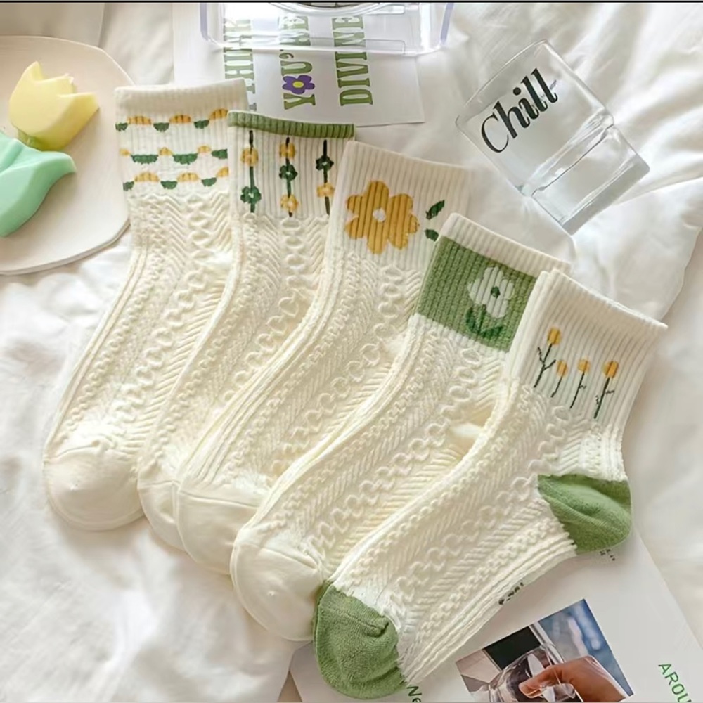 NWT girls 5 pair pack of socks
